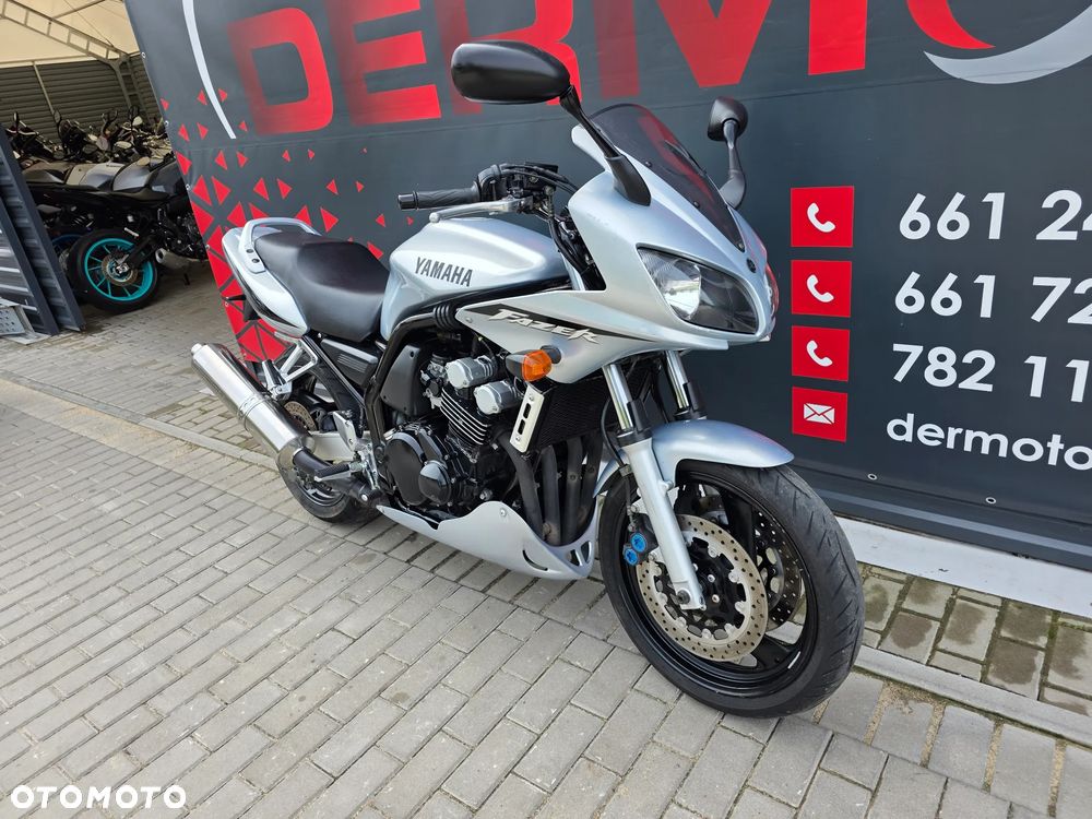 Yamaha FZS - 4