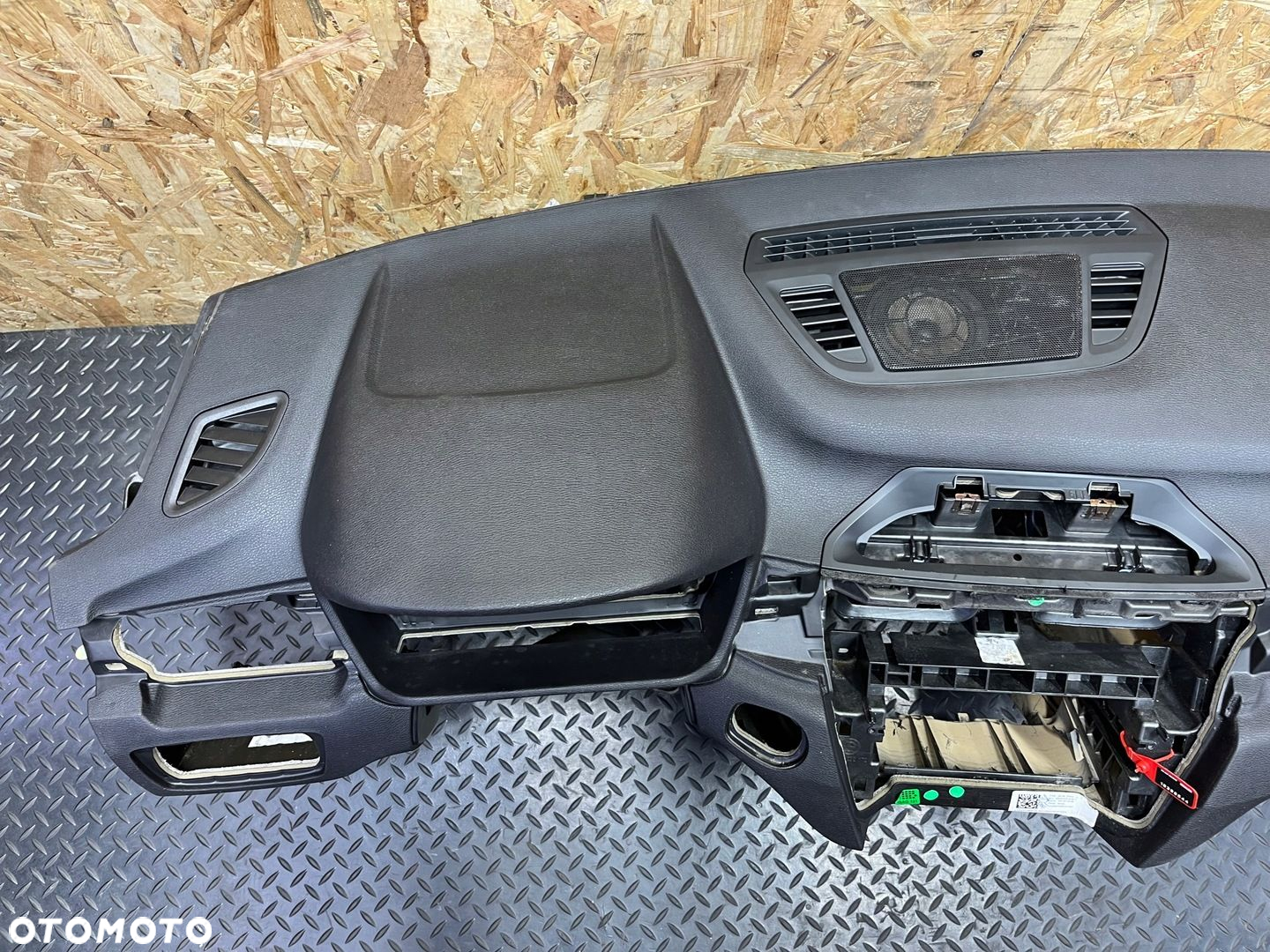 DESKA RODZIELCZA BMW X1 F48 CZARNA USA - 8