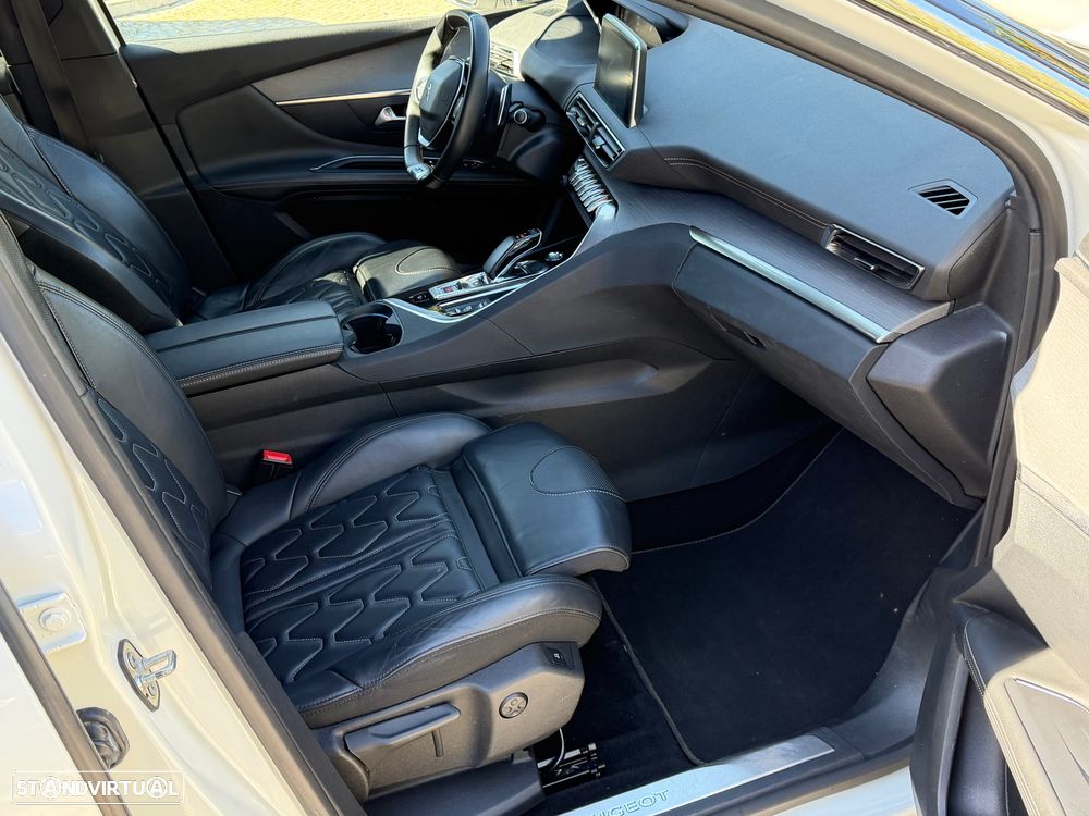 Peugeot 3008 1.6 Hybrid4 GT Pack e-EAT8 - 12