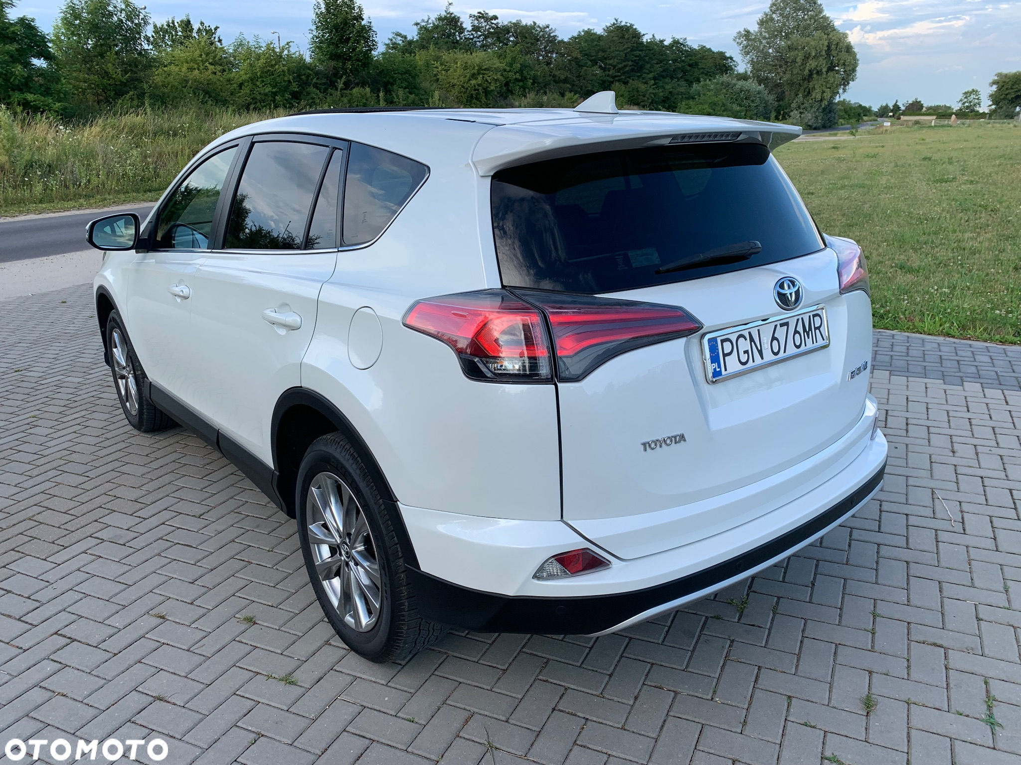 Toyota RAV4 2.0 D-4D 4x2 Start-Stop Executive - 3