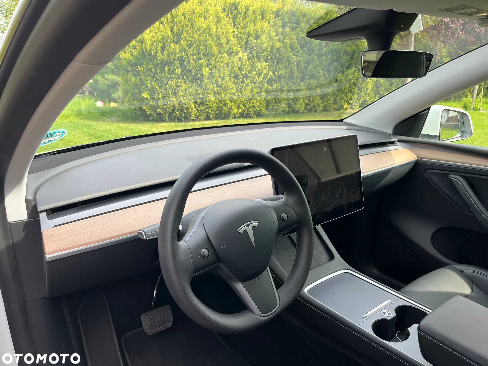 Tesla Y - 9