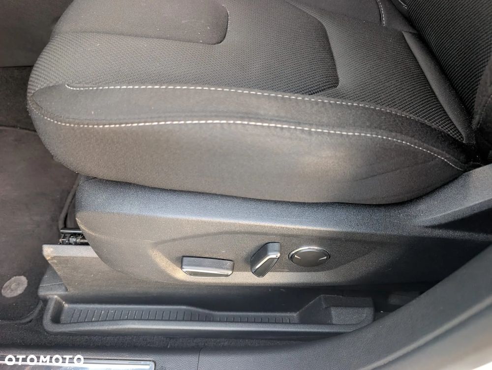 Ford S-Max 2.0 EcoBlue Titanium - 20