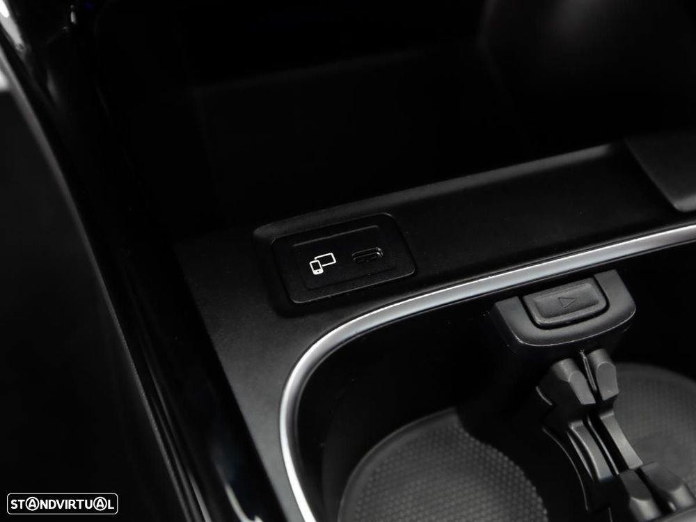 Mercedes-Benz A 250 Limousine e 8G-DCT - 24