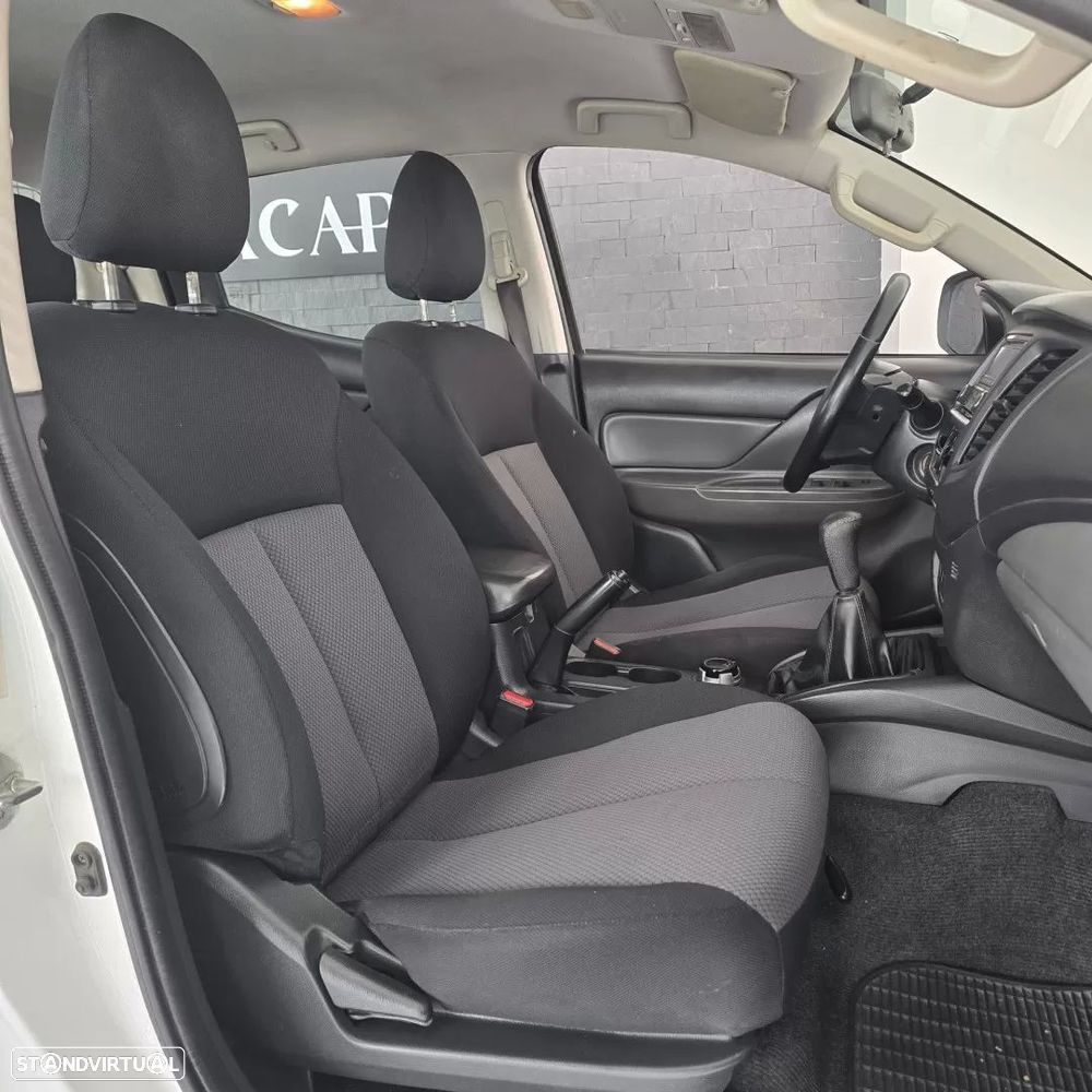 Mitsubishi L200 2.4 DI-D CD Invite 4WD - 5