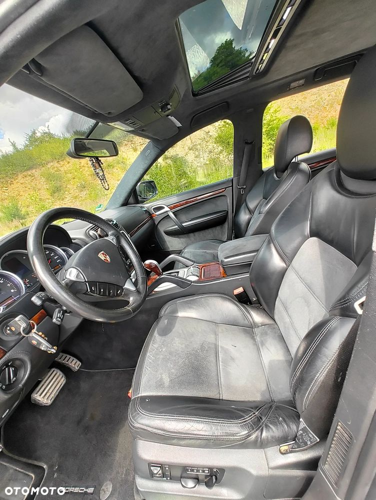 Porsche Cayenne - 8