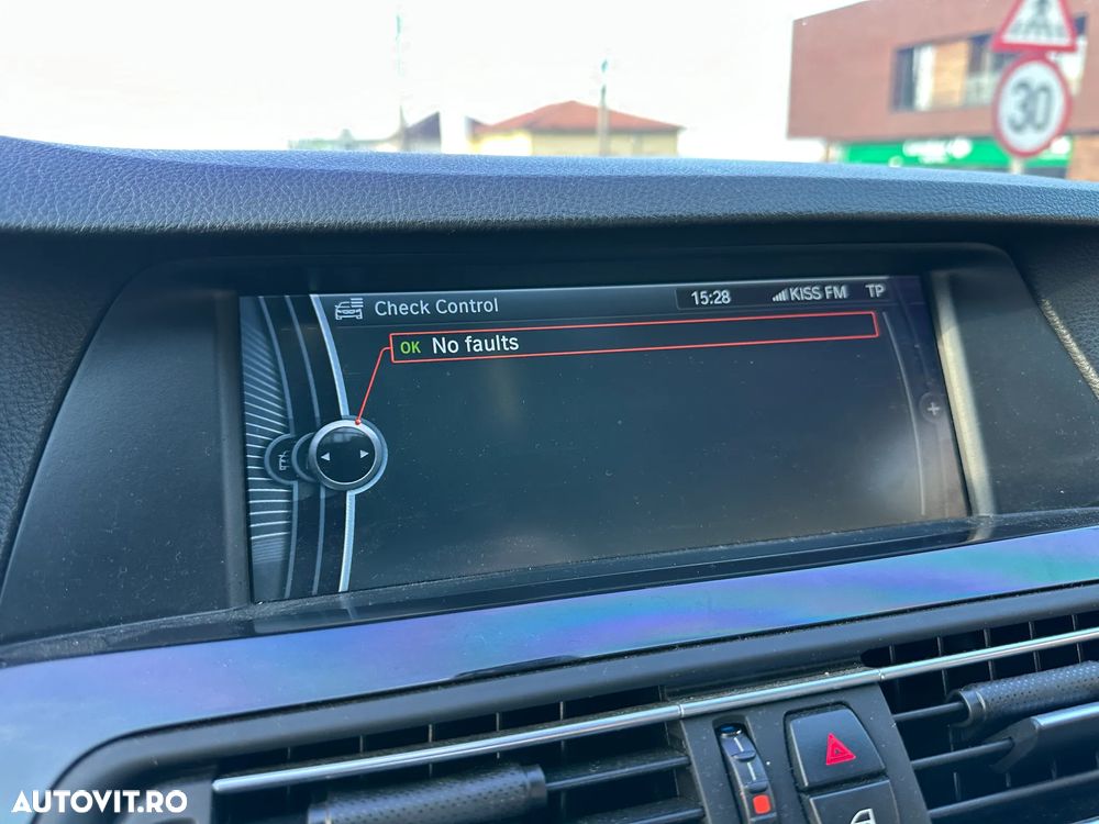 BMW Seria 5 520d Efficient Dynamics Edition - 23