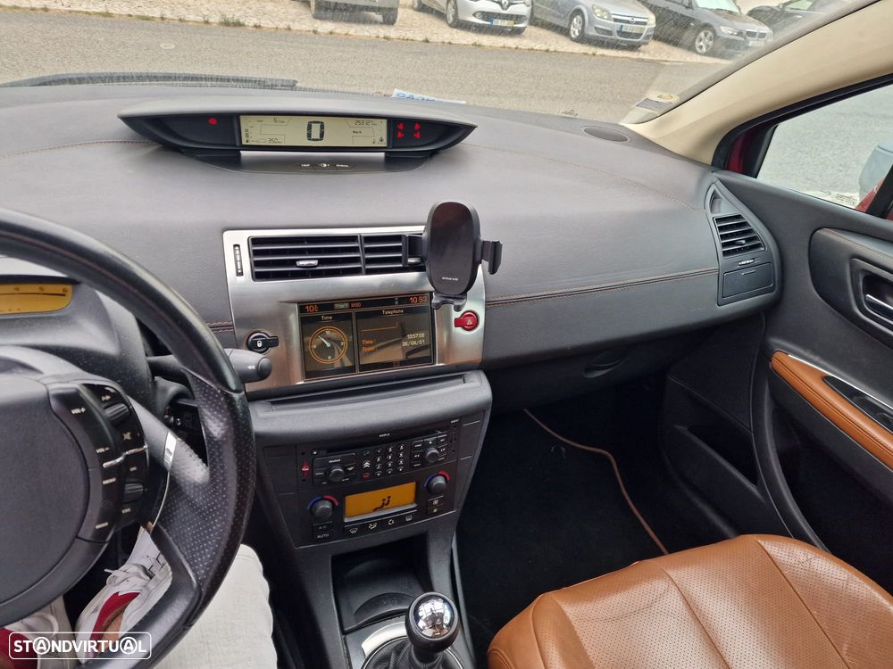 Citroën C4 1.6 HDi 110 Exclusive - 11
