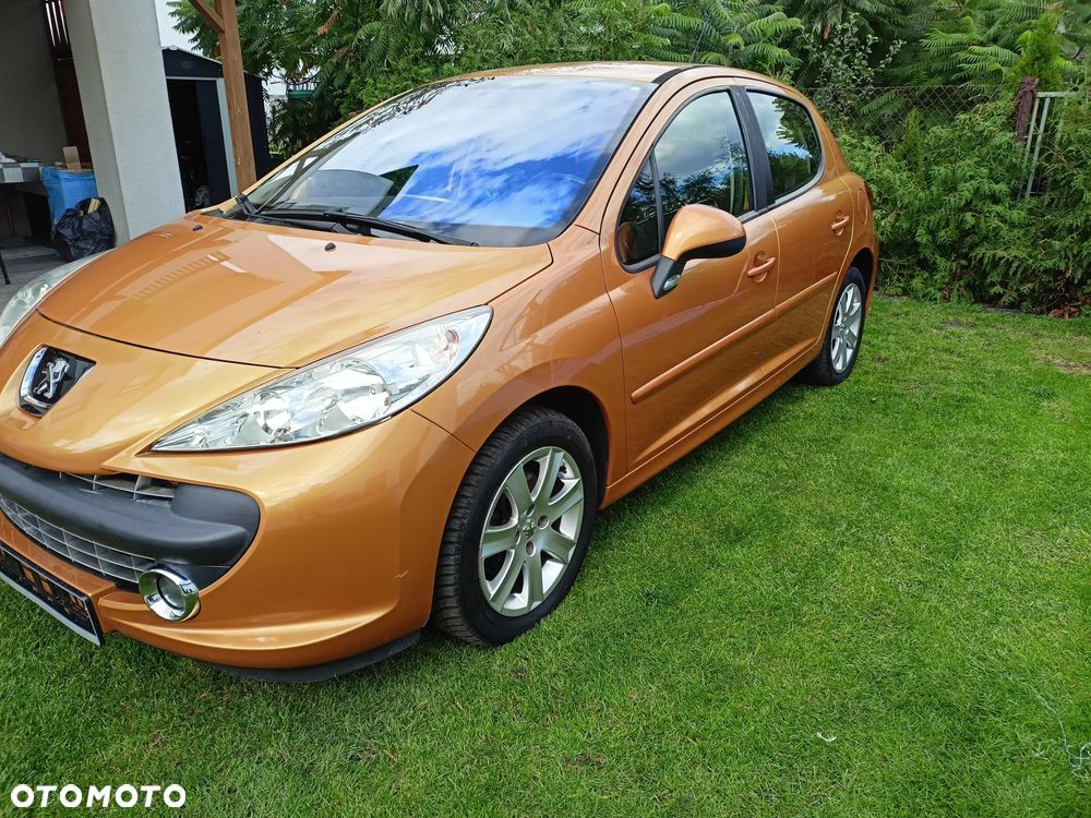 Peugeot 207 - 1