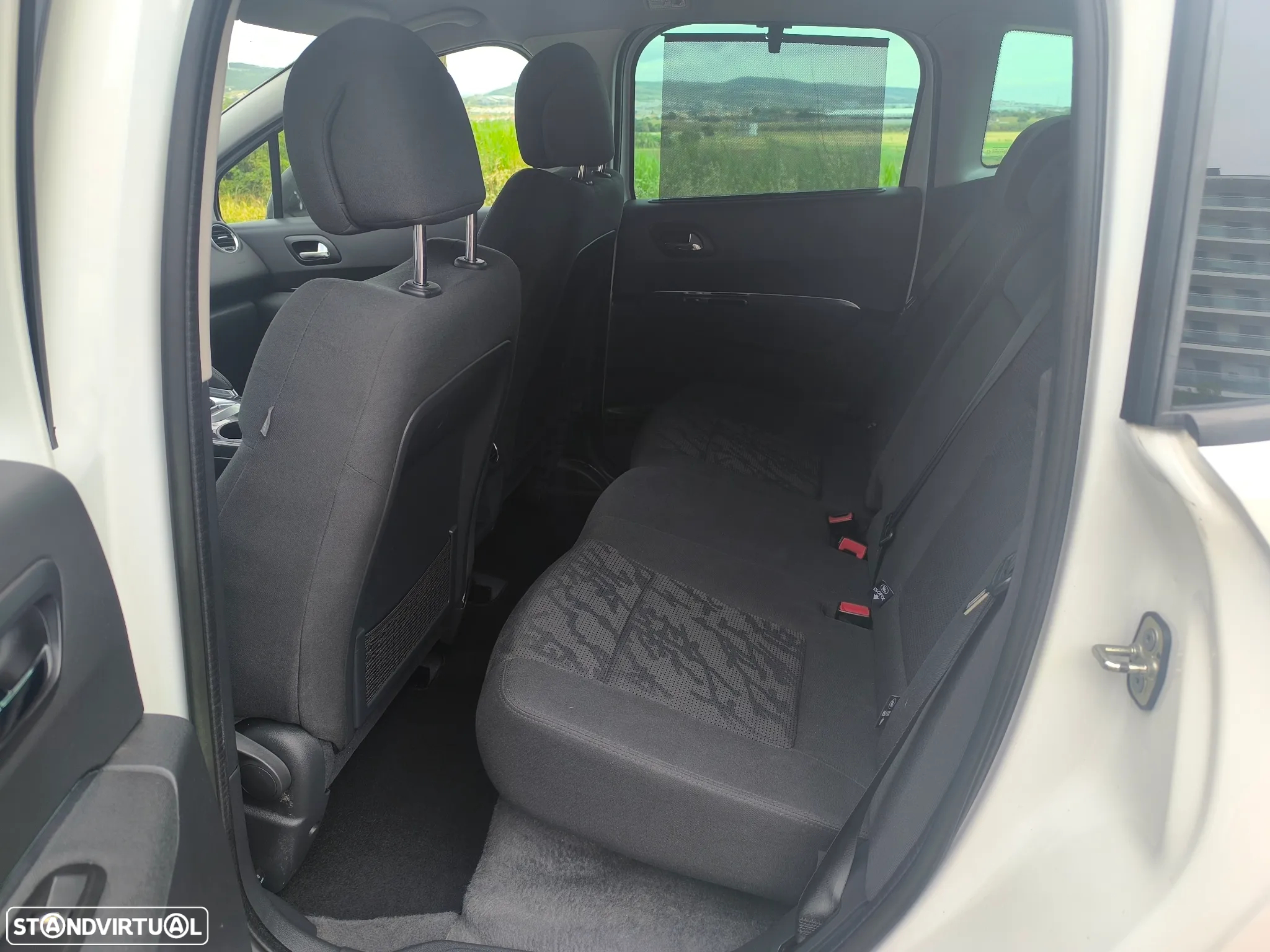 Peugeot 3008 1.6 HDi Allure - 25