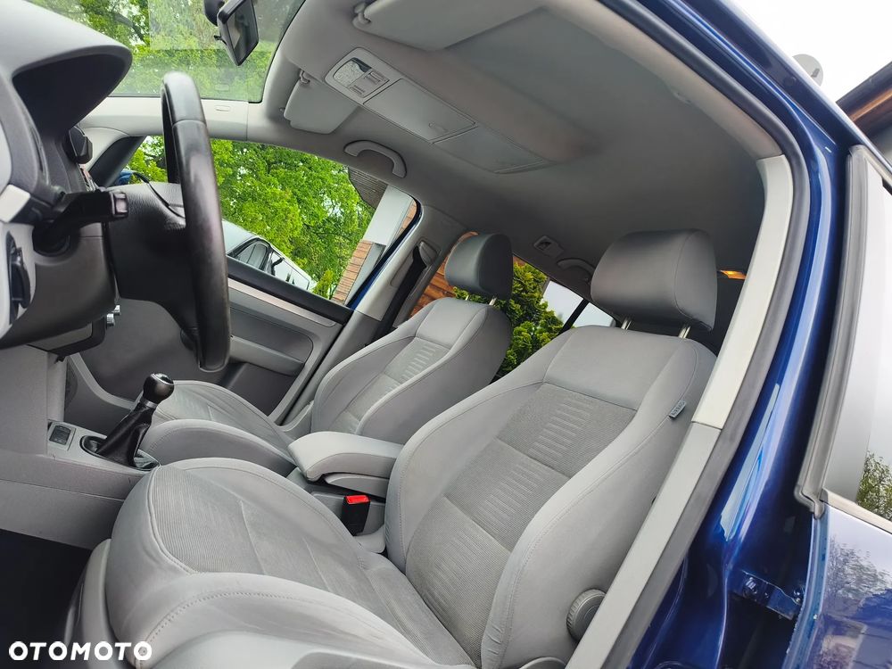 Volkswagen Touran 2.0 TDI DPF Highline - 24