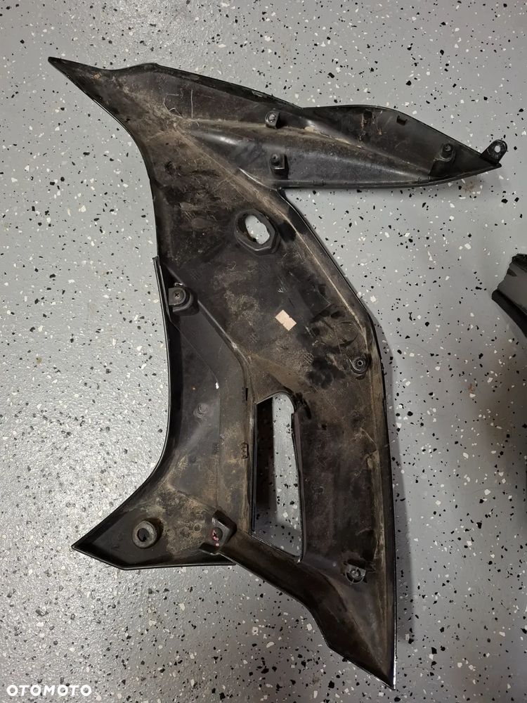 Kawasaki KLE 650 Versys owiewka czacha czasza boczek - 14