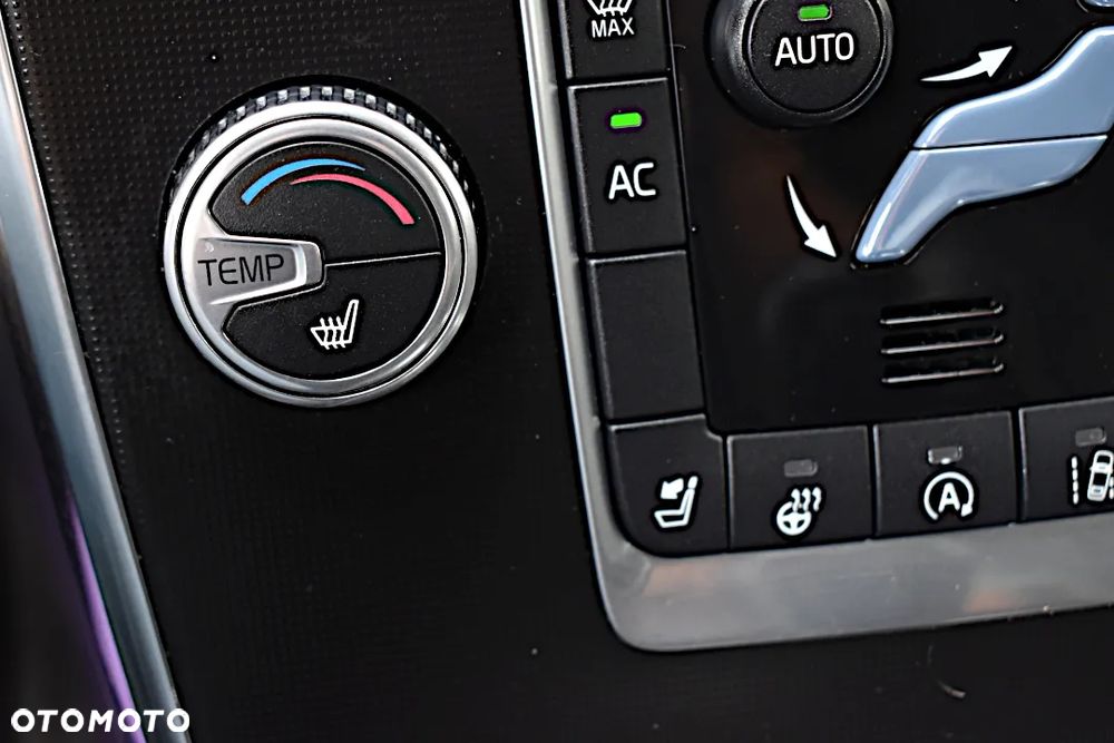 Volvo V60 D4 Geartronic R-Design - 29