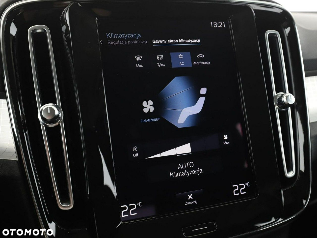 Volvo XC 40 T3 Momentum Pro - 27