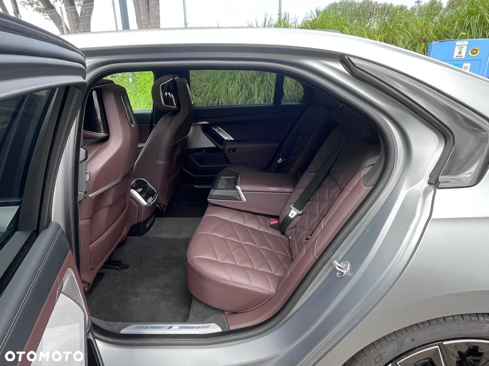 BMW Seria 7 740d xDrive mHEV sport - 24