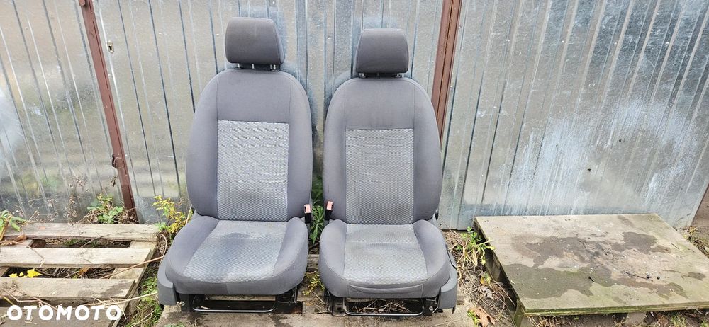 Fotel przedni lewy prawy przód kierowcy pasażera Ford Focus Mk2 - 1