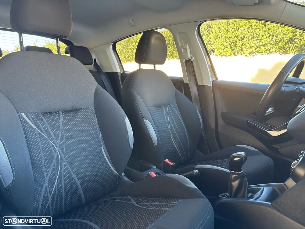 Peugeot 208 1.2 VTi Active - 4