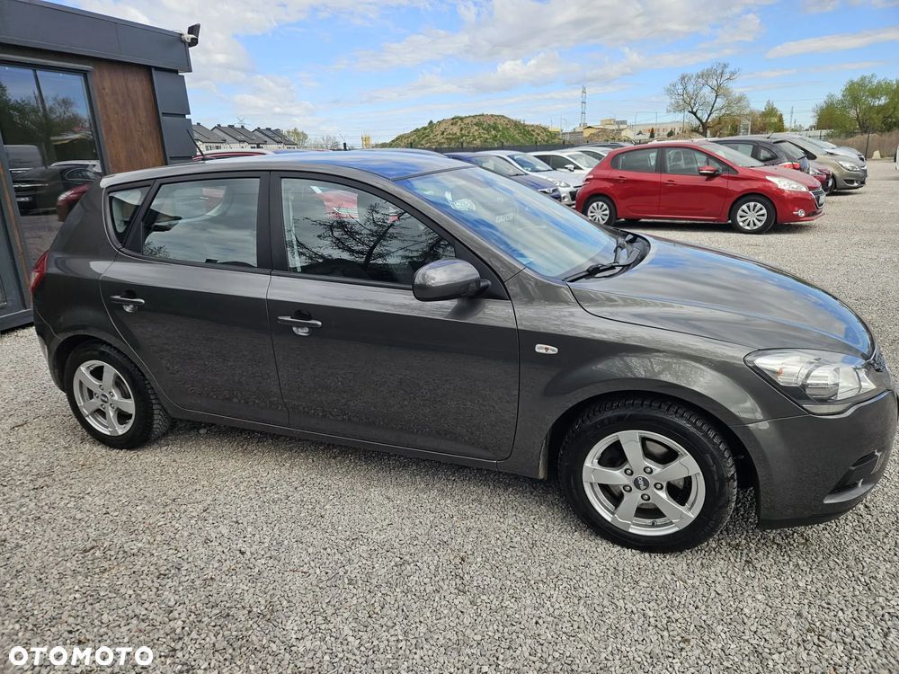 Kia Ceed 1.4 CVVT Spirit - 12