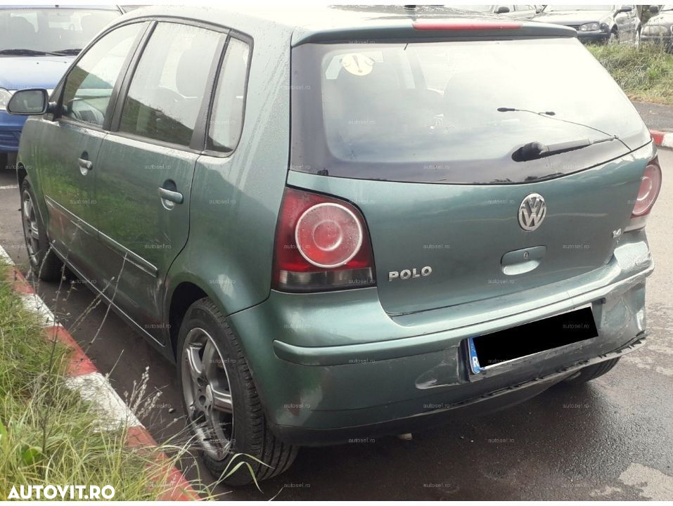 Dezmembrez Volkswagen Polo 9N - 3