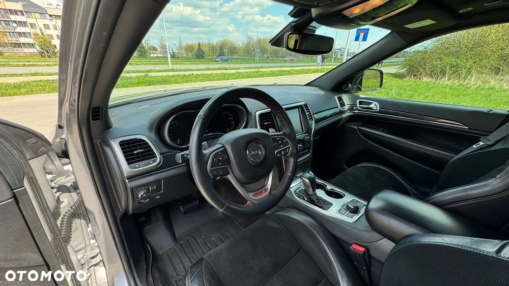 Jeep Grand Cherokee - 18