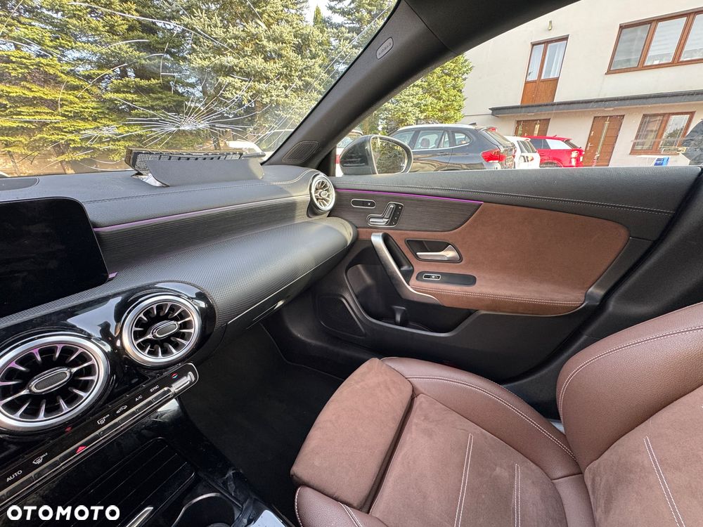 Mercedes-Benz CLA 220 AMG Line 7G-DCT - 15