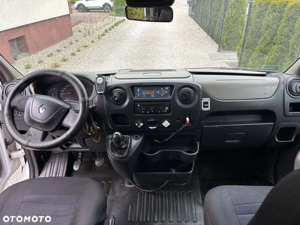 Renault Master F3500**Klimatyzacja**Ambulans - 11