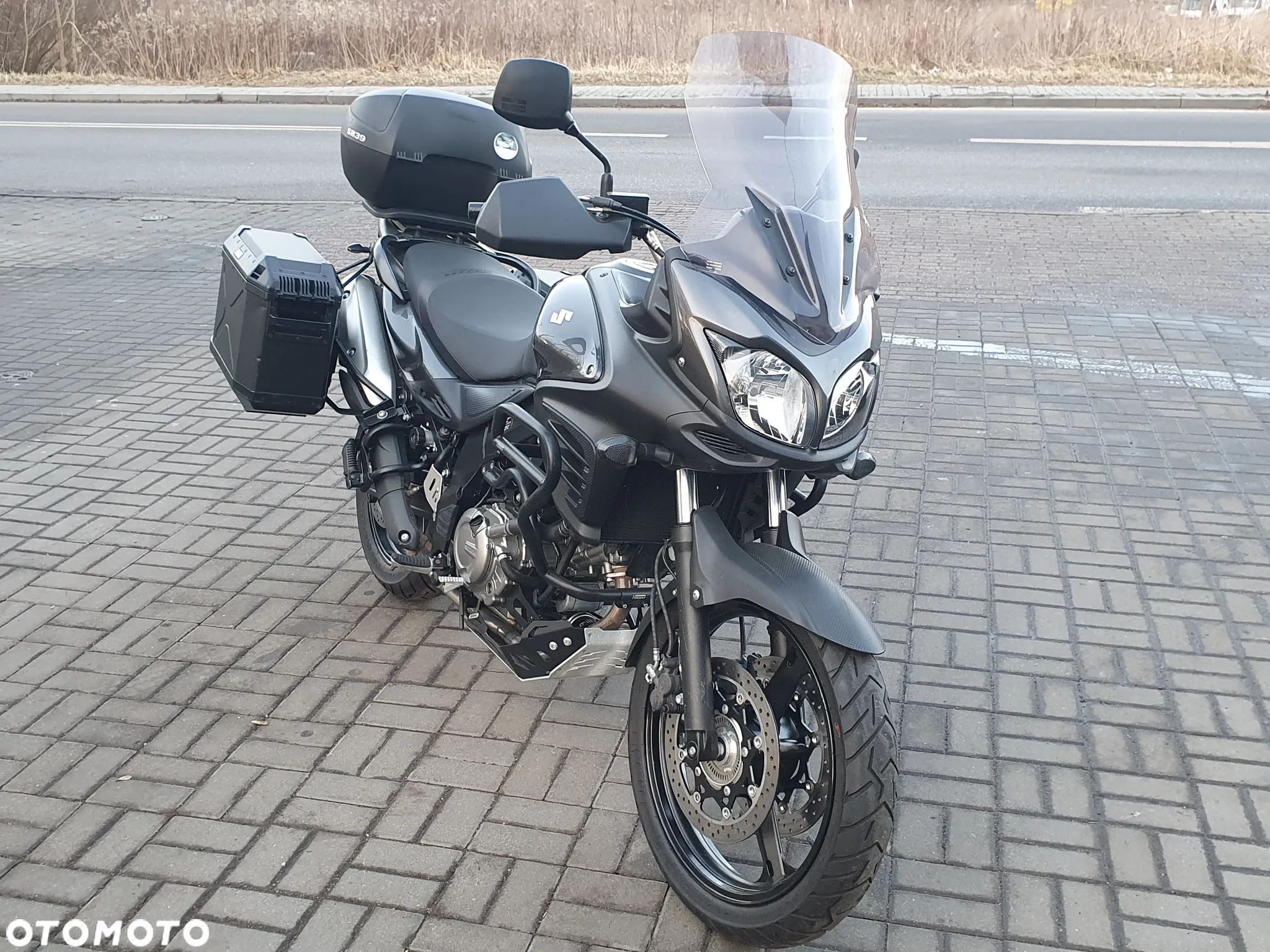 Suzuki V-STROM - 1