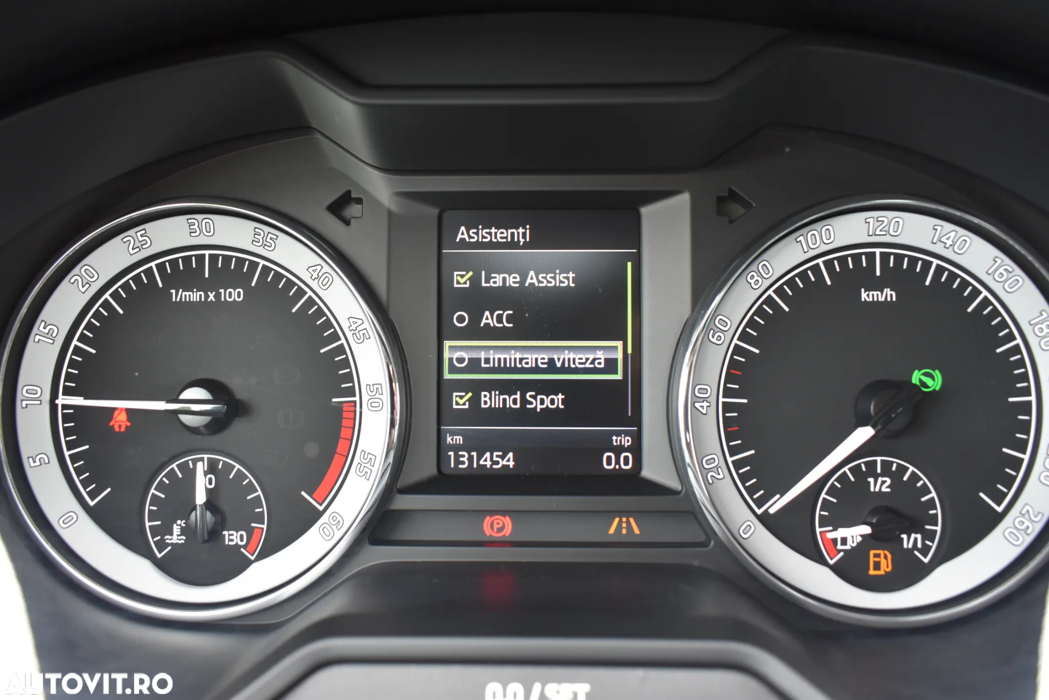 Skoda Octavia 2.0 TDI DSG Ambition - 39