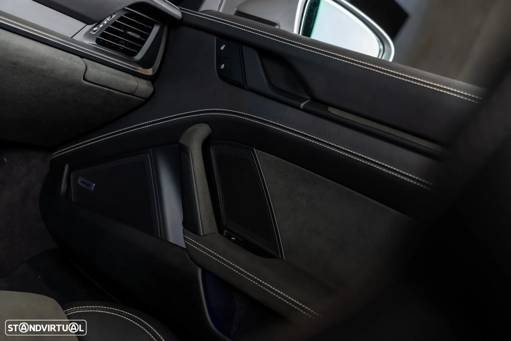 Porsche 911 (992) Carrera Cabrio 4 GTS PDK - 31