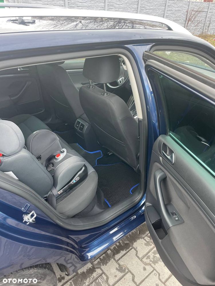 Volkswagen Golf - 6