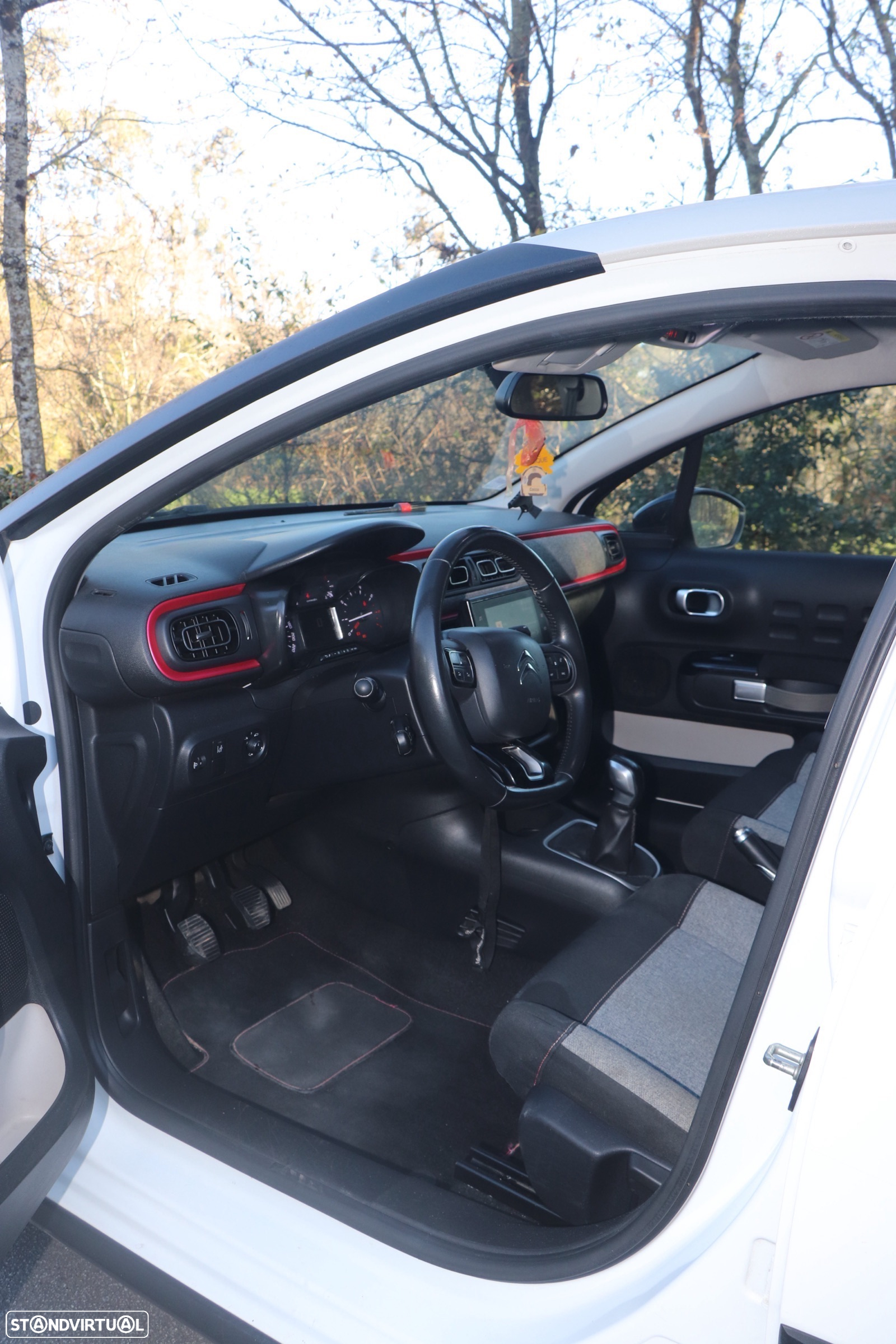 Citroën C3 1.2 PureTech Shine - 10