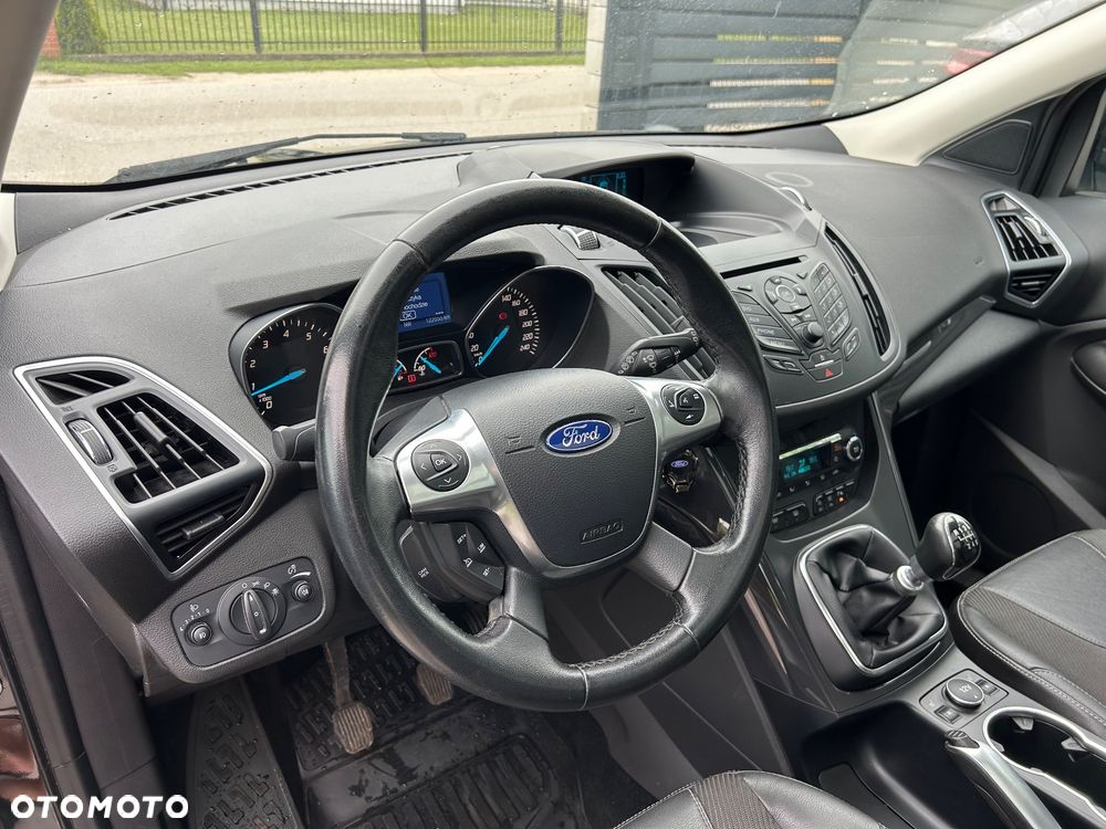 Ford Kuga 1.5 EcoBoost 2x4 Titanium - 17