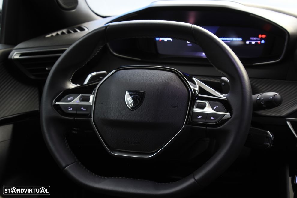 Peugeot 2008 1.2 PureTech Allure EAT8 - 31
