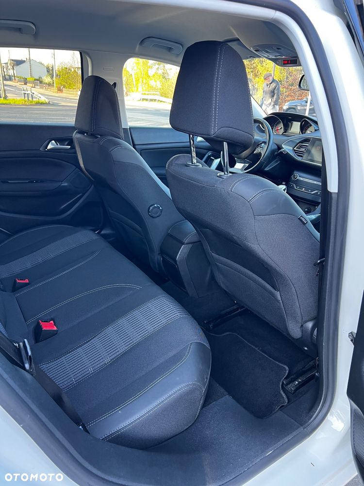 Peugeot 308 PureTech 130 Stop & Start Allure - 17