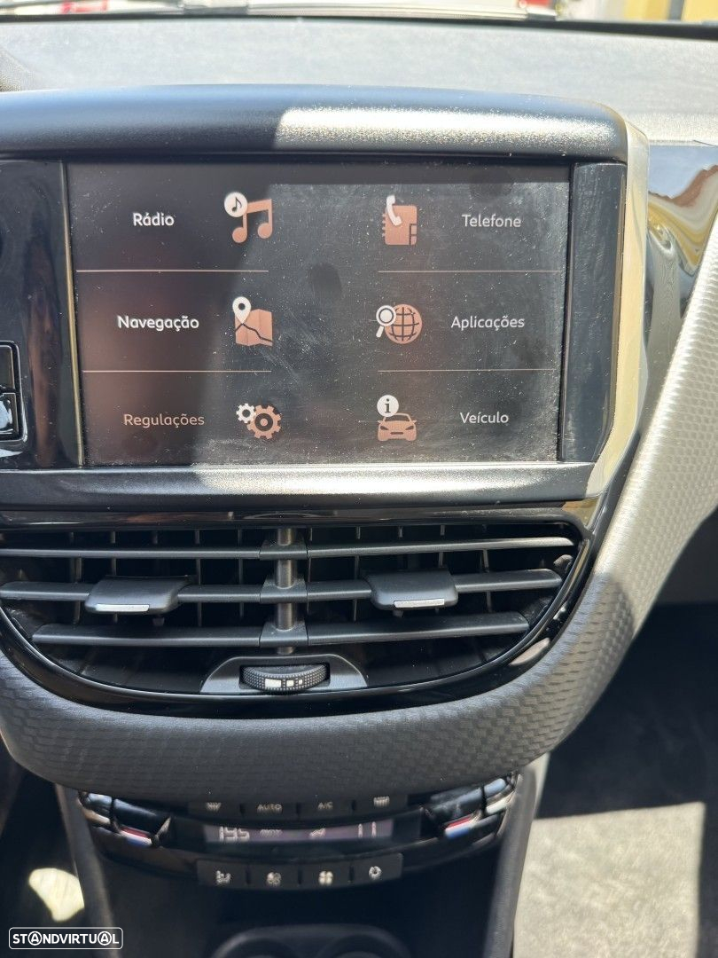 Peugeot 2008 1.2 PureTech Allure EAT6 - 15