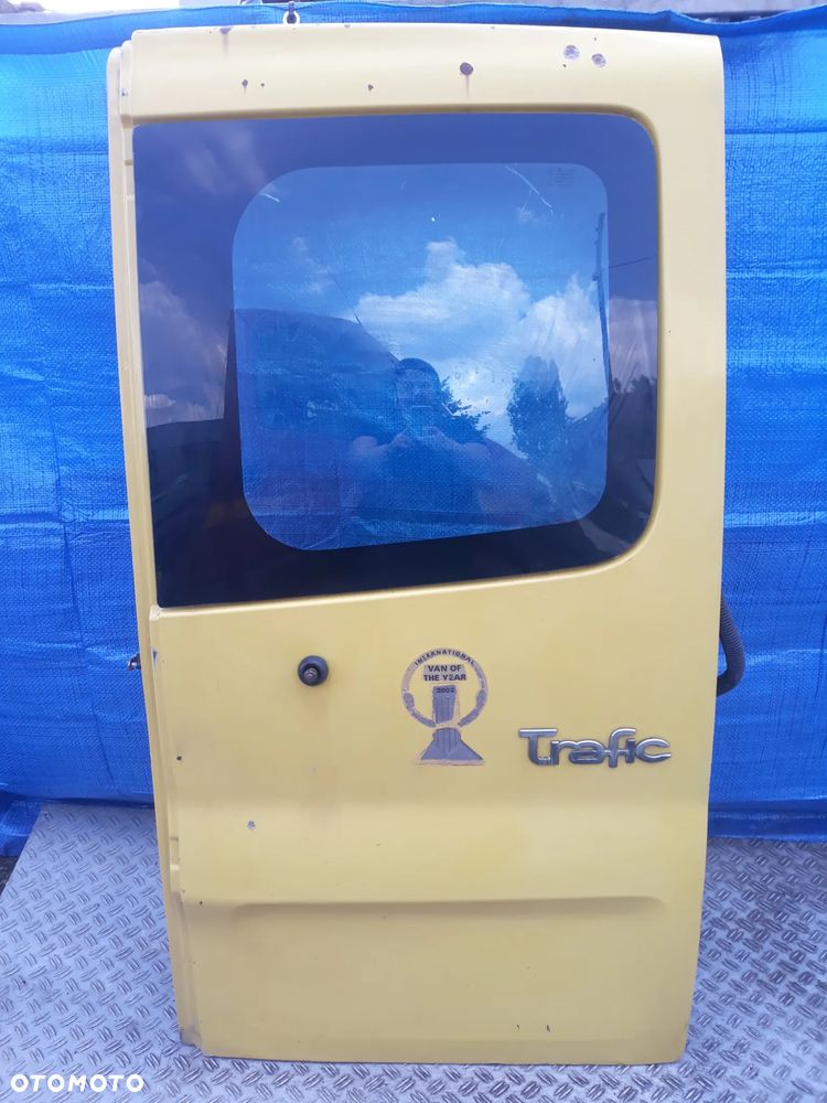 DRZWI PRAWY TYŁ RENAULT TRAFIC II - 1