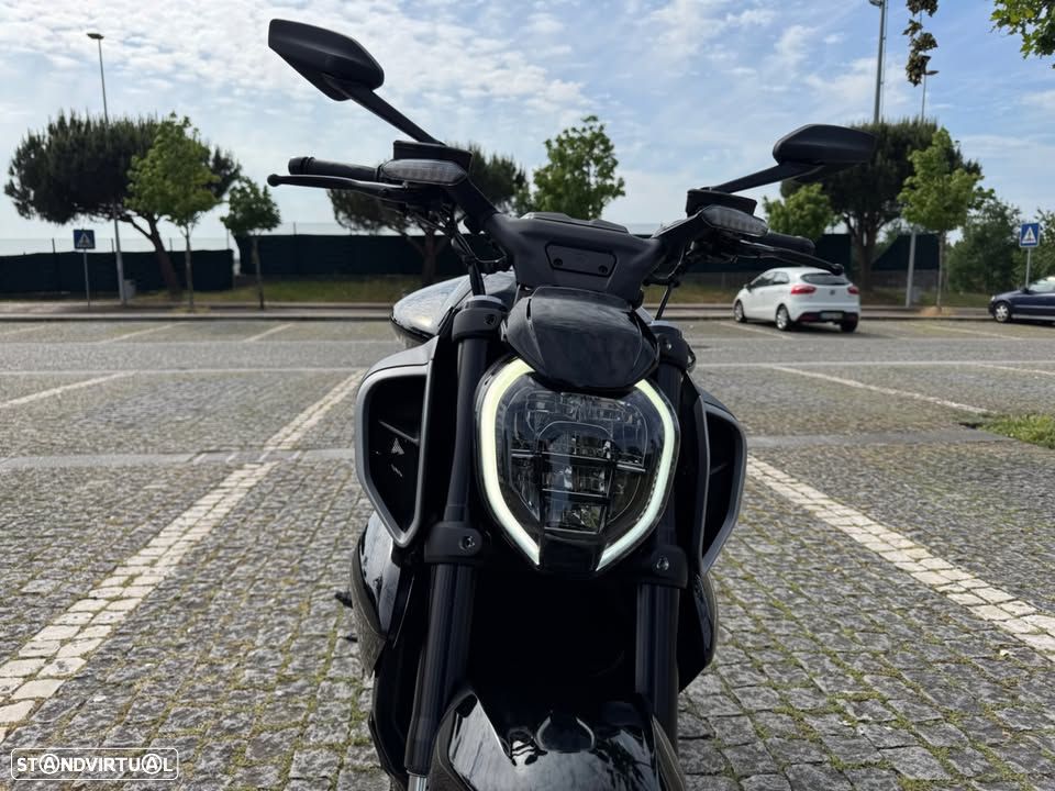 Ducati Diavel V4 Thrilling Black - 11