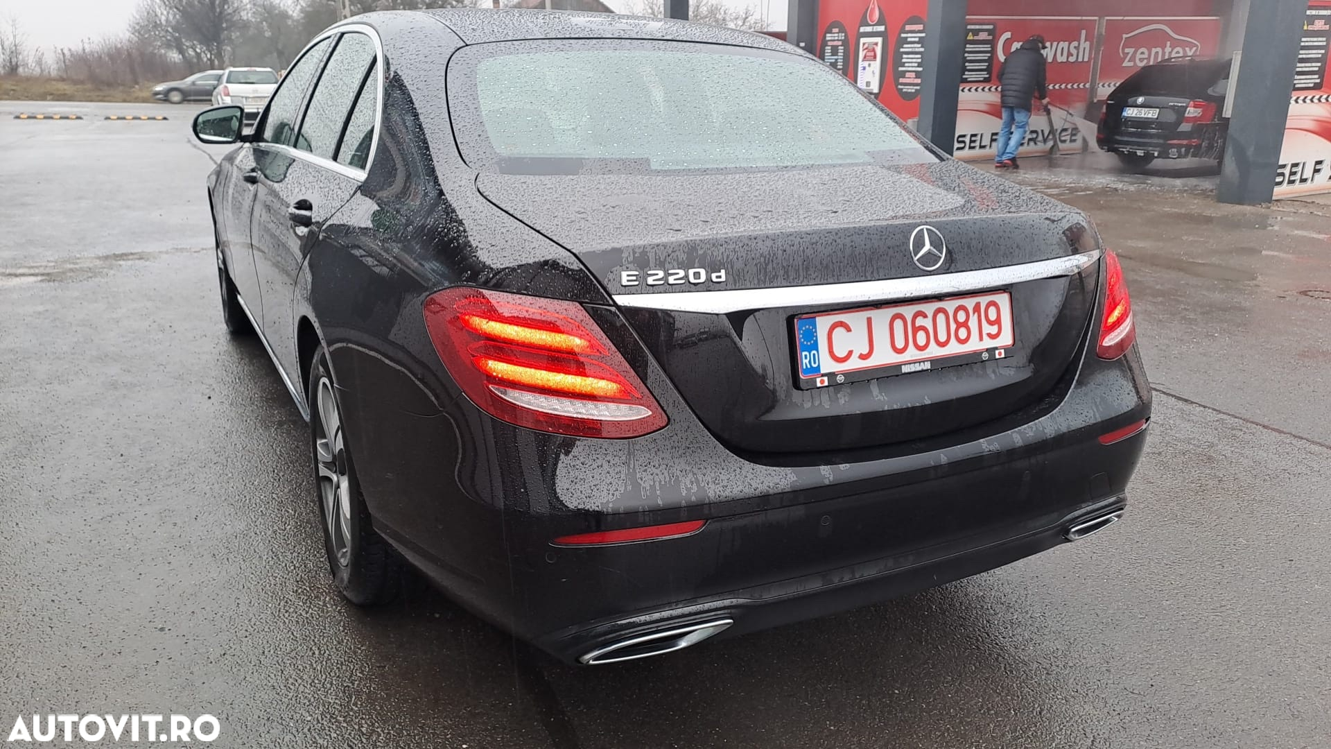 Mercedes-Benz E 220 d 9G-TRONIC - 11