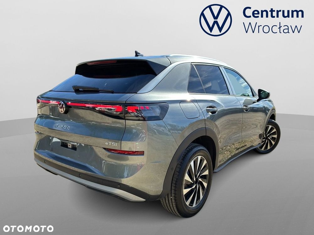 Volkswagen T-Roc - 3