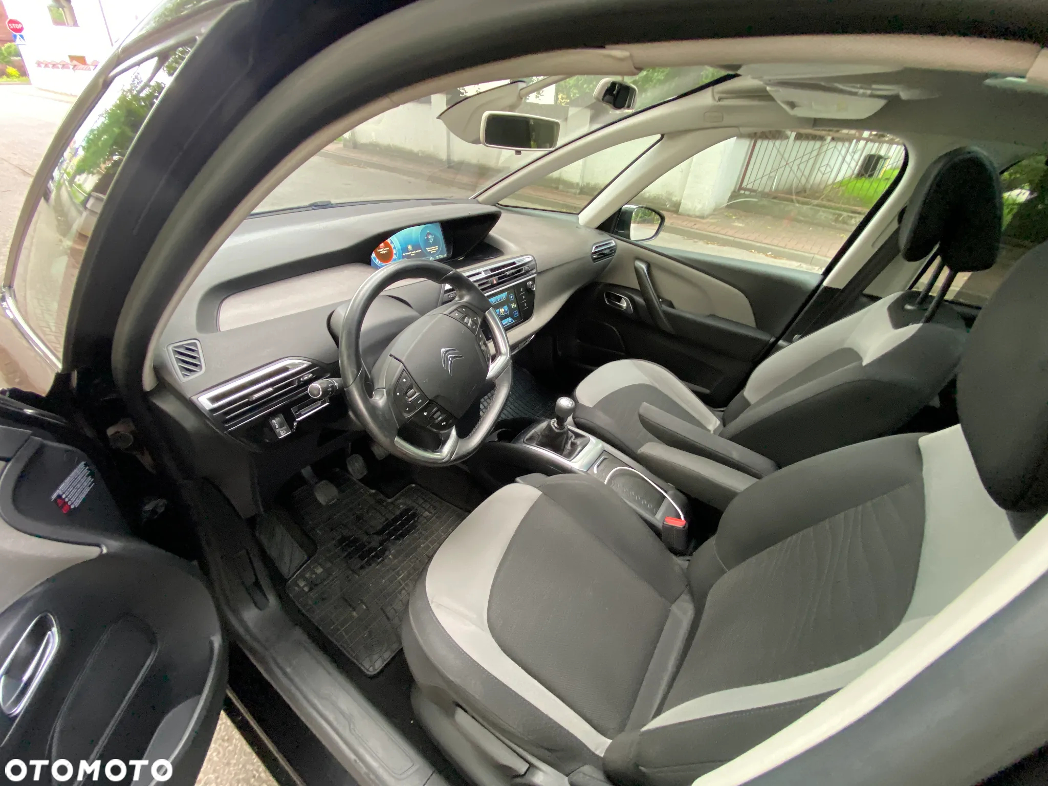 Citroën C4 Picasso 1.6 e-HDi Exclusive - 6