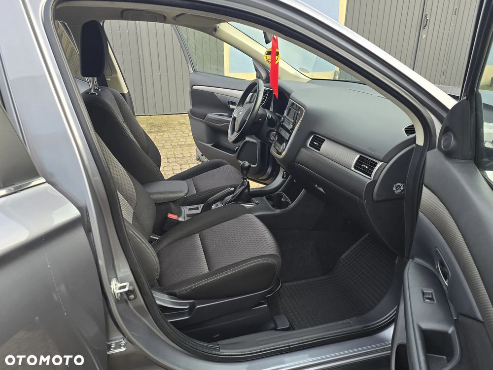 Mitsubishi Outlander 2.2 DID Intense + 4WD - 8
