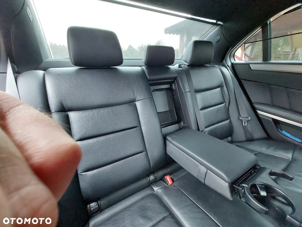 Mercedes-Benz Klasa E 350 CDI DPF 4Matic BlueEFFICIENCY 7G-TRONIC - 25