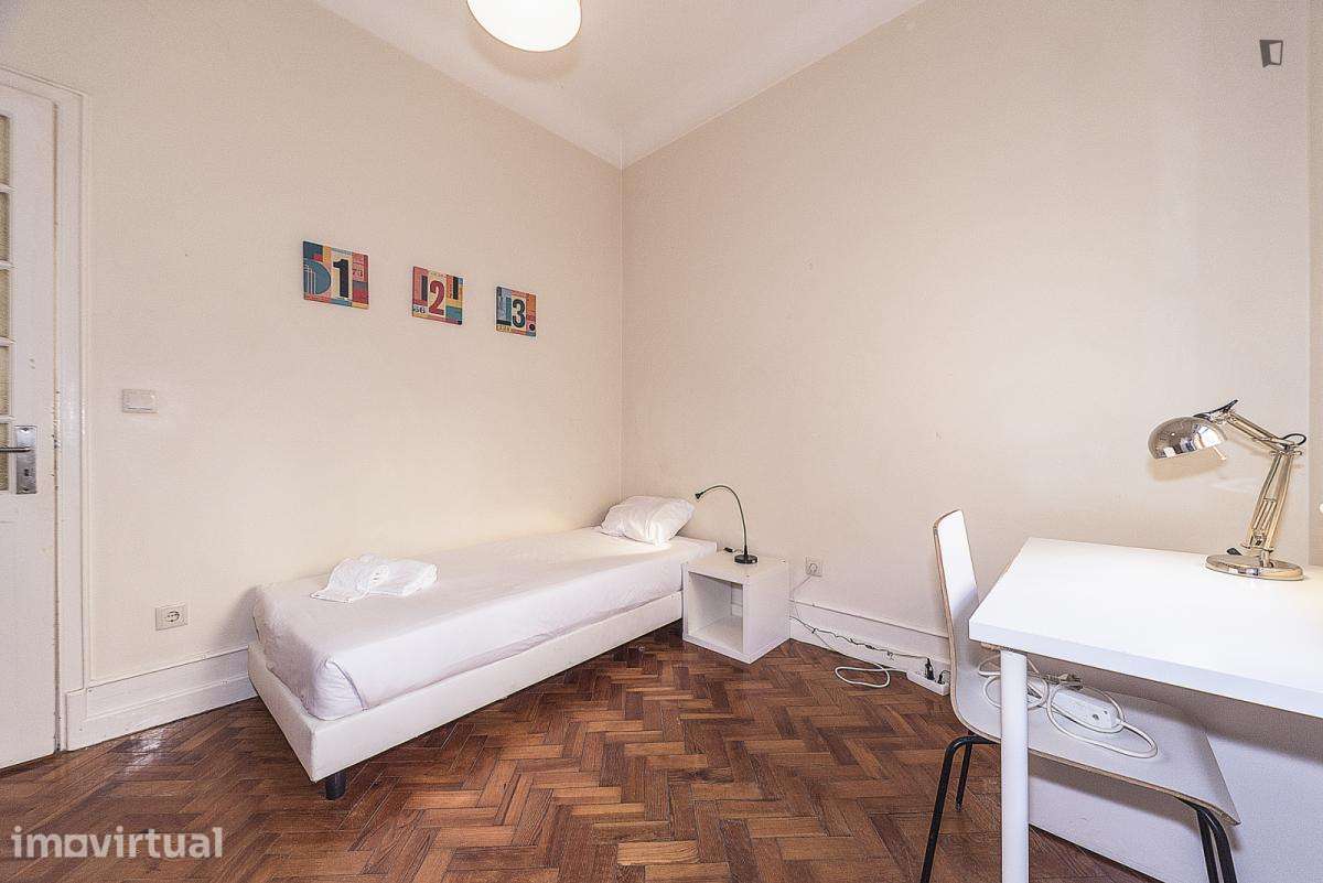 Quarto - localizado em Lapa Lisbon - Grande imagem: 3/15