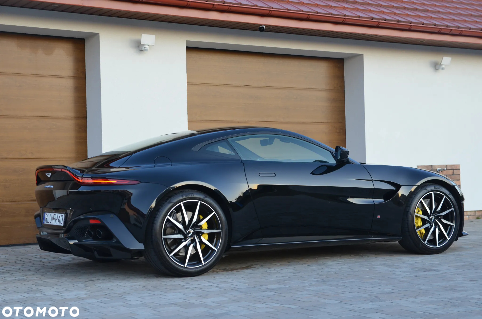 Aston Martin V8 Vantage Standard - 16