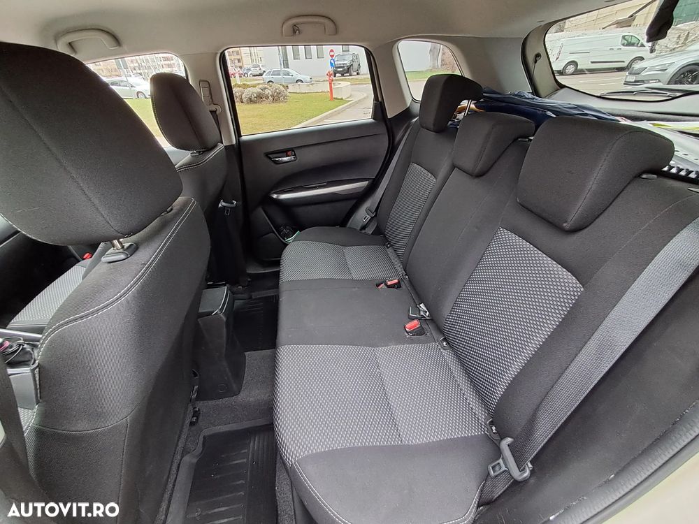 Suzuki Vitara 1.4 Boosterjet MHEV Passion - 12