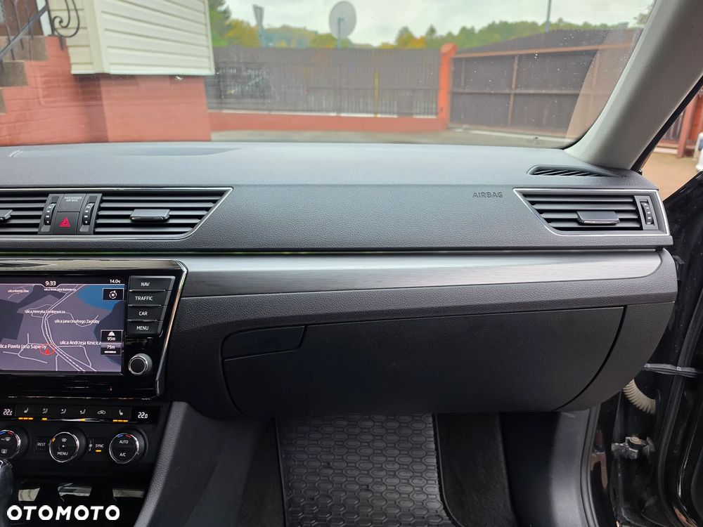 Skoda Superb 2.0 TDI DSG Premium Edition - 20