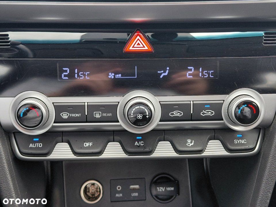 Hyundai Elantra - 26