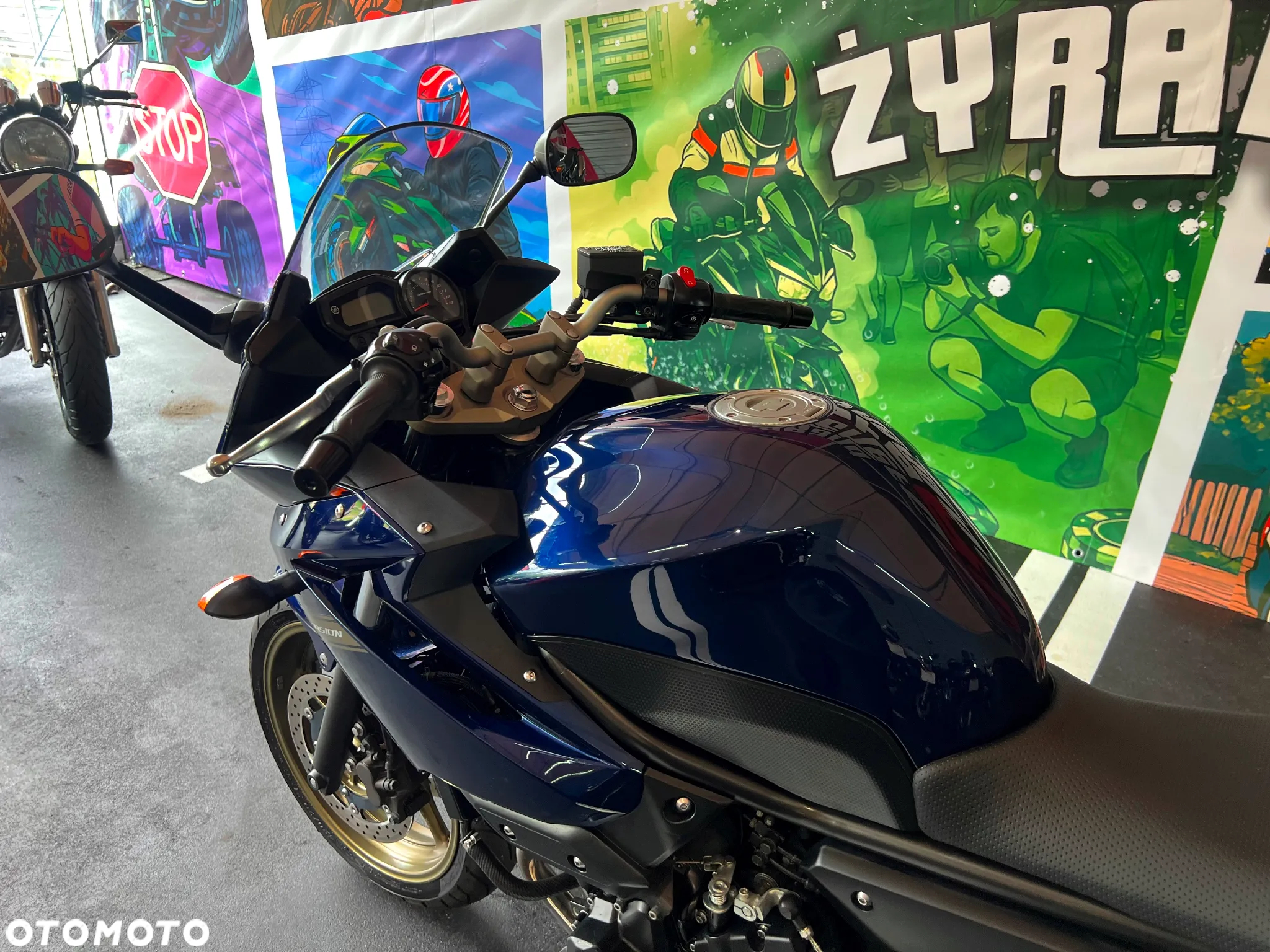 Yamaha XJ - 18