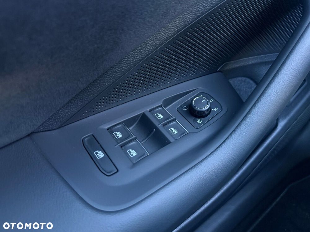 Volkswagen Passat Variant 2.0 TDI SCR 4Mot R-Line Plus DSG - 25