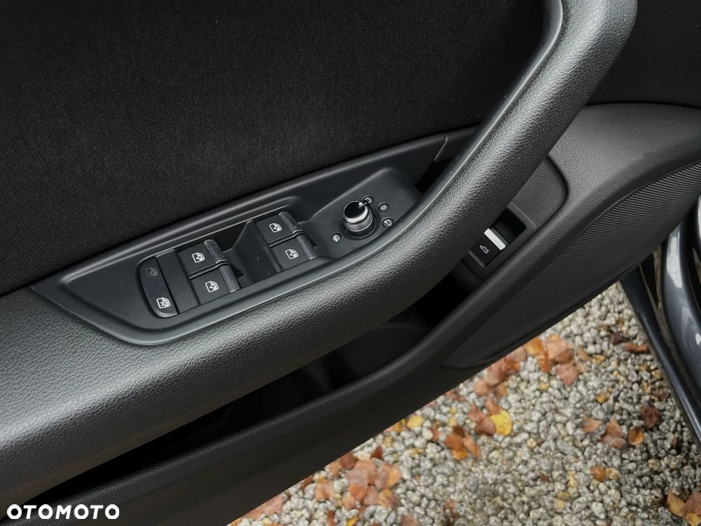 Audi A4 Limousine 2.0 TFSI ultra S tronic - 35