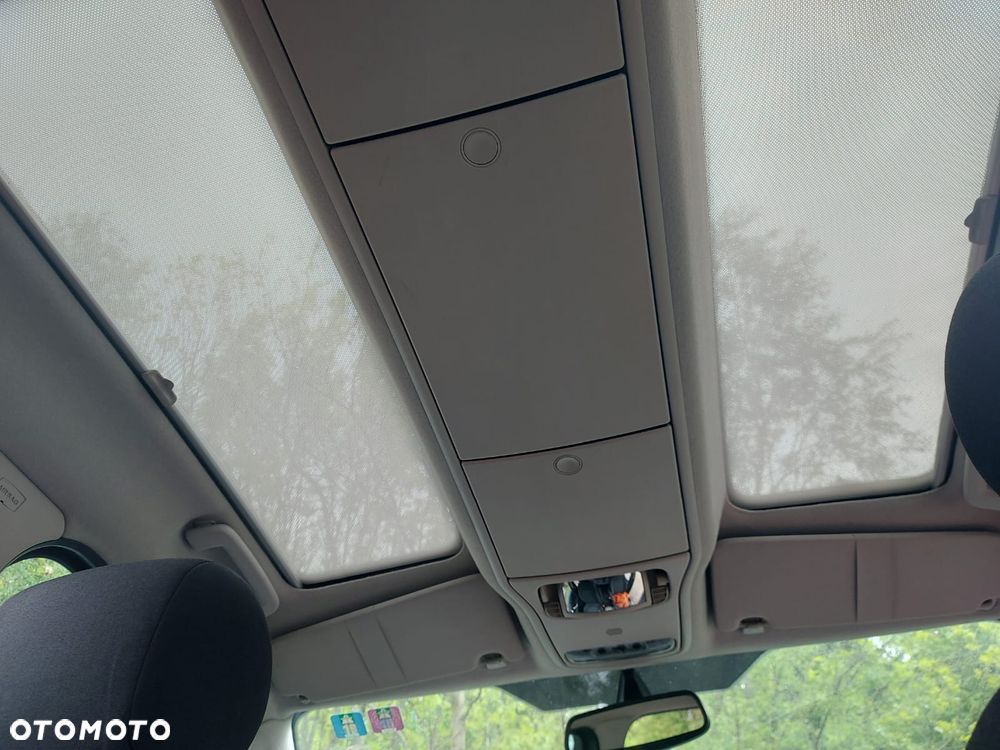 Ford Galaxy 2.0 TDCi Ghia - 17